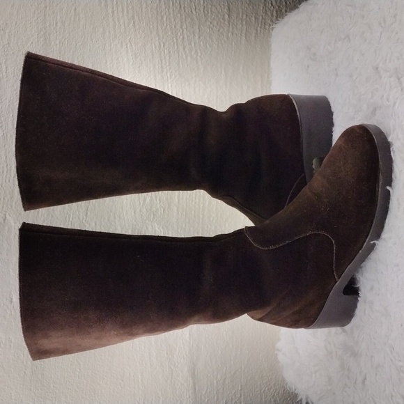 L.L. Bean Vintage Brown Suede Upper Fleece Lined Round Toe Zip Up Tall Boot - Picture 1 of 16